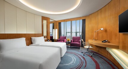 Crowne Plaza Shenzhen Futian Room Type - 2 Twin Premium City View Lounge Access Crowne Plaza Shenzhen Futian Room Type - 2 Twin Premium City View Lounge Access