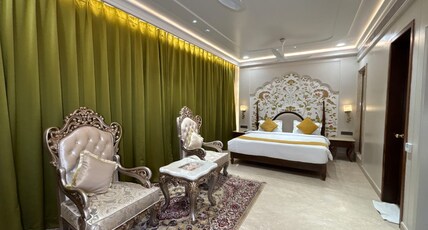 Murliwala Hotel and Restaurant Vrindavan Room Type - Maharani Suite