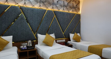 Hotel Pearl View - Near US Embassy Bandra Kurla Complex (BKC), Mumbai Room Type - Triple Bed Room