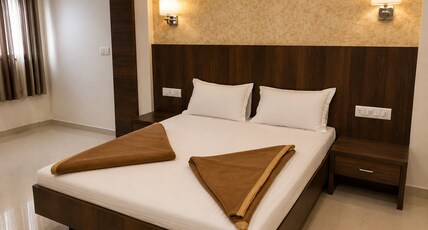 Hotel Sonali Room Type - Deluxe Room Non A/c Hotel Sonali Room Type - Deluxe Room Non A/c