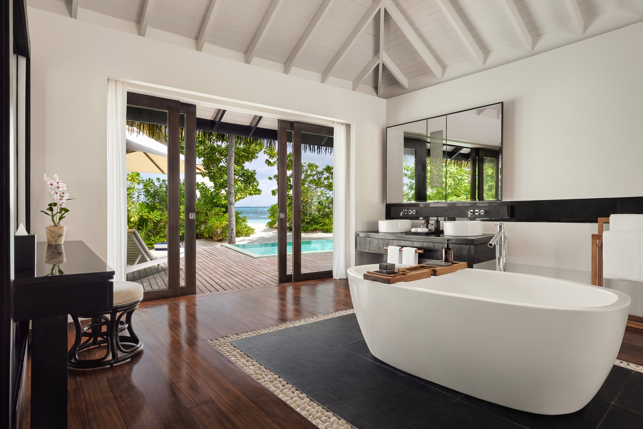 Noku Maldives, Vignette Collection - Tap to explore photos