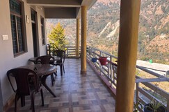 Yash Homestay (Huddu)
