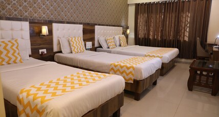 Hotel Western Court Room Type - Deluxe Triple Room