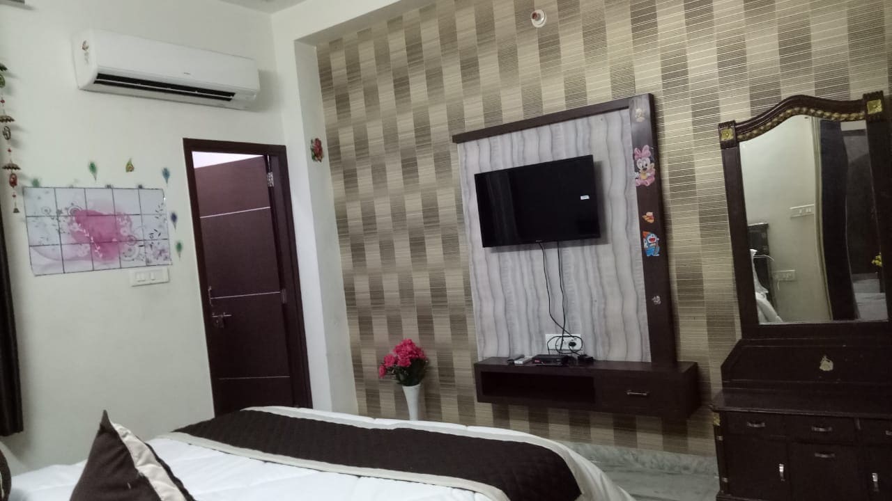 Sonesta Suites - Tap to explore photos