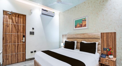 Amber Continental (Near Satellite Bus Stand). Room Type - Deluxe room Amber Continental (Near Satellite Bus Stand). Room Type - Deluxe room