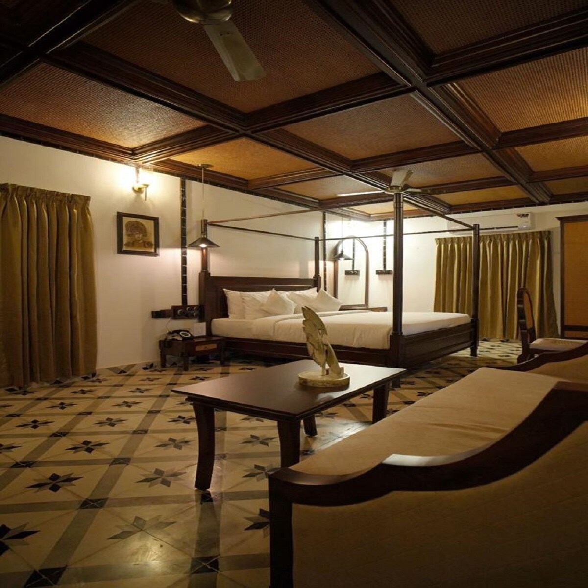 MALABAR KOVILAKAM THE HERITAGE HOTEL - Tap to explore photos