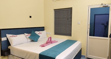 SONIA MAHI INN Room Type - Deluxe Double Room with Balcony
