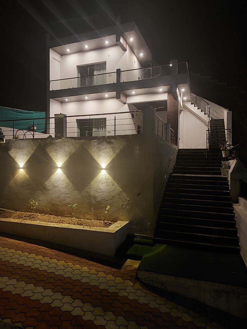 Hotel Destiny Inn - Tap to explore photos