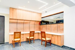 Townhouse Aarav Business Hotel
