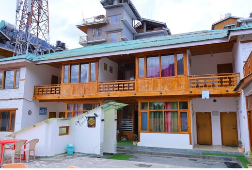 Hotel Hilltop At Mall Road With Open Terrace