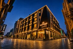Hotel Le Premier Near Delhi Airport