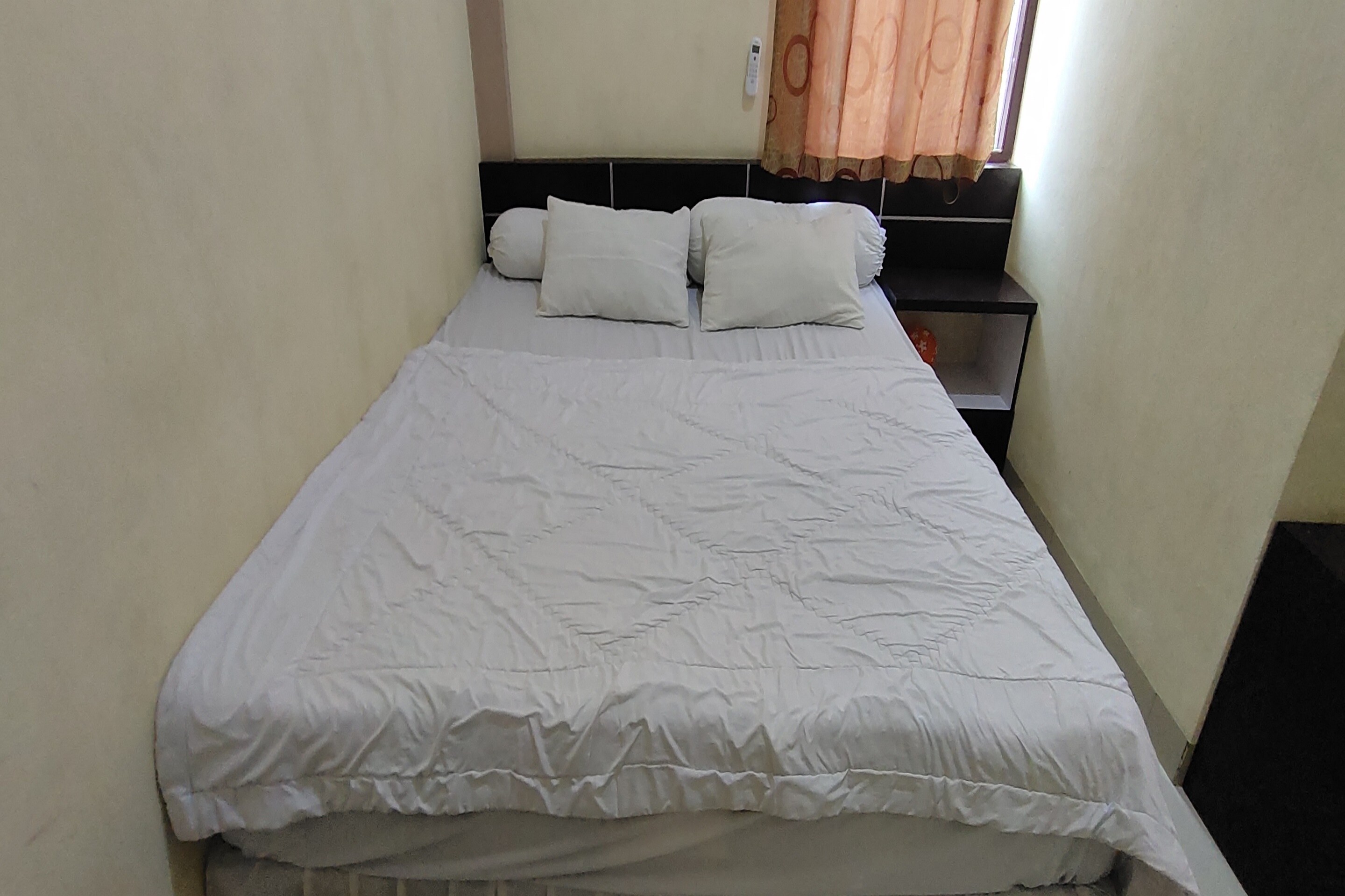 Hotel O Homestay Citra - Tap to explore photos
