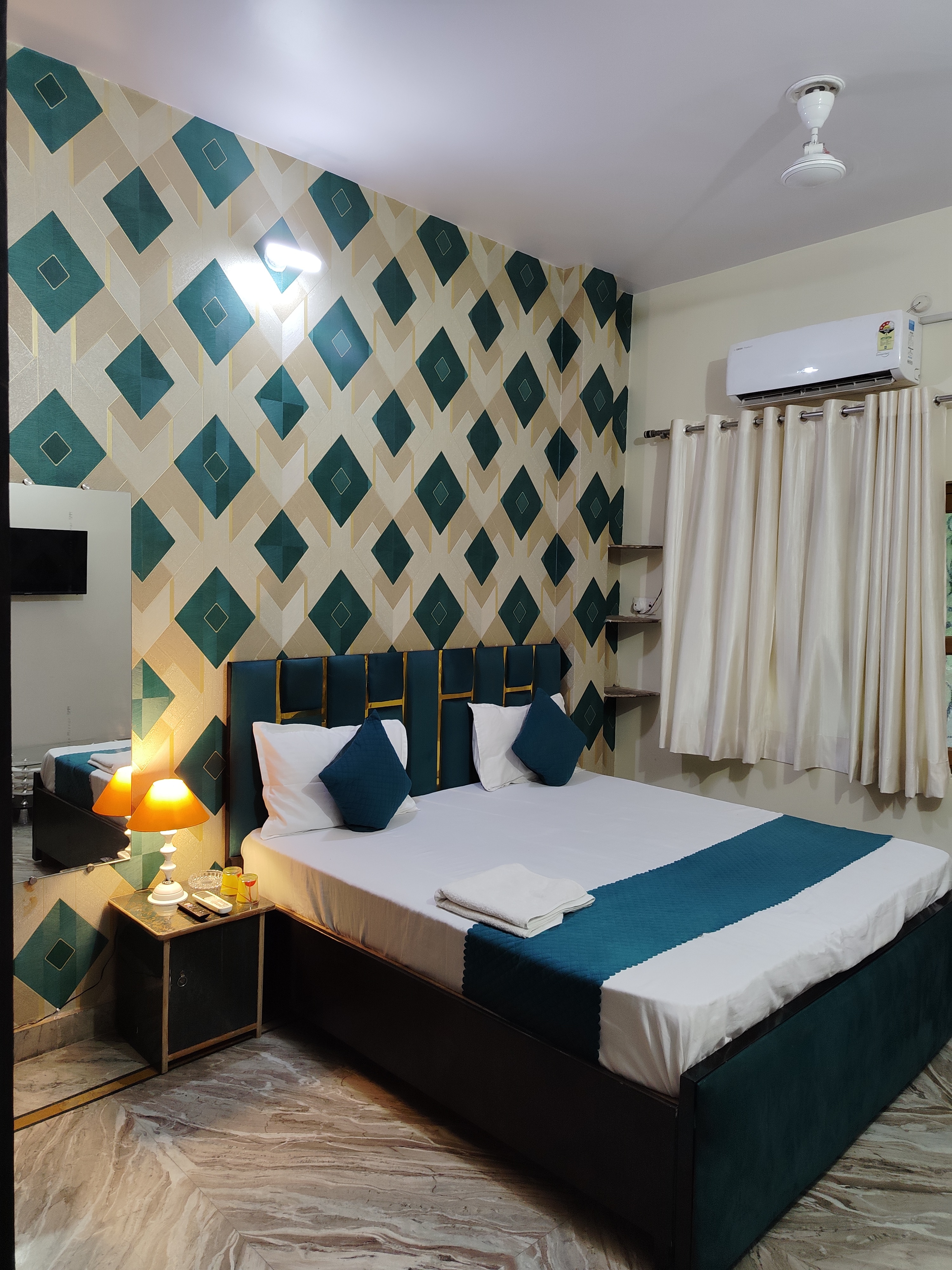 Pinaki guest house - Tap to explore photos