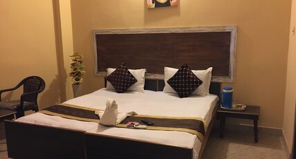 Aanvi palace hotel Room Type - Standard AC Room