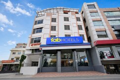 FabHotel GN International
