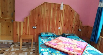 Gaurav Hotel and Resturant Room Type - Deluxe Rooms