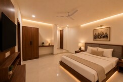 Rooms of Shri Radha Bihari By Zenith Suites