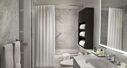 Hilton Toronto/Markham Suites Conference Centre & Spa Room Type - 2 DBLS 1BDRM KITCHEN SUITE