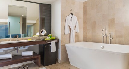 Presidente InterContinental Cancun Resort Room Type - 1 King Club Terrace Ocean View Room