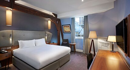 DoubleTree By Hilton Hotel & Spa Liverpool Room Type - KING DELUXE ROOM