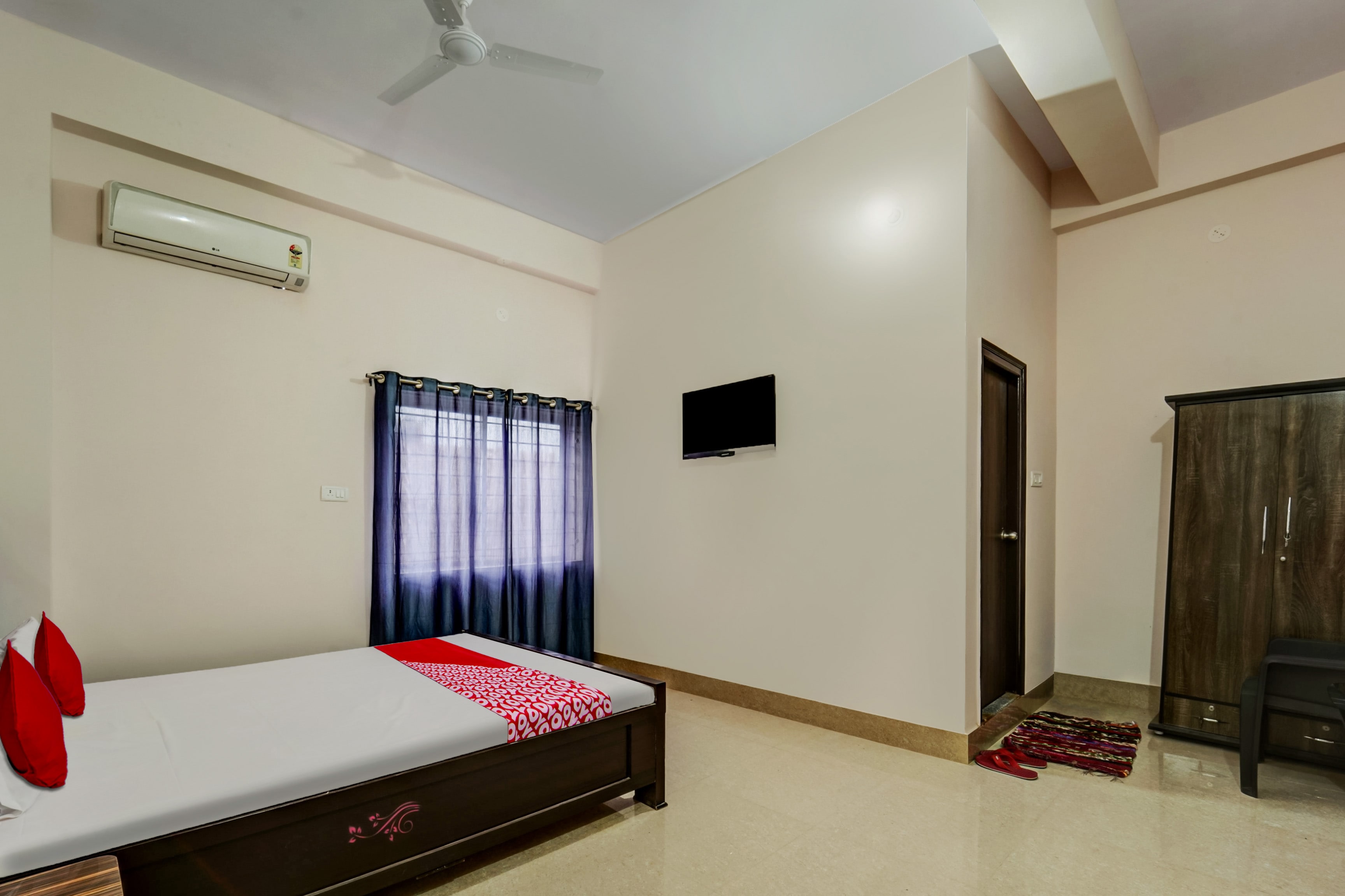 Hotel O Gangotri Inn - Tap to explore photos