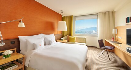 InterContinental GENEVE Room Type - Premium Lake View Room