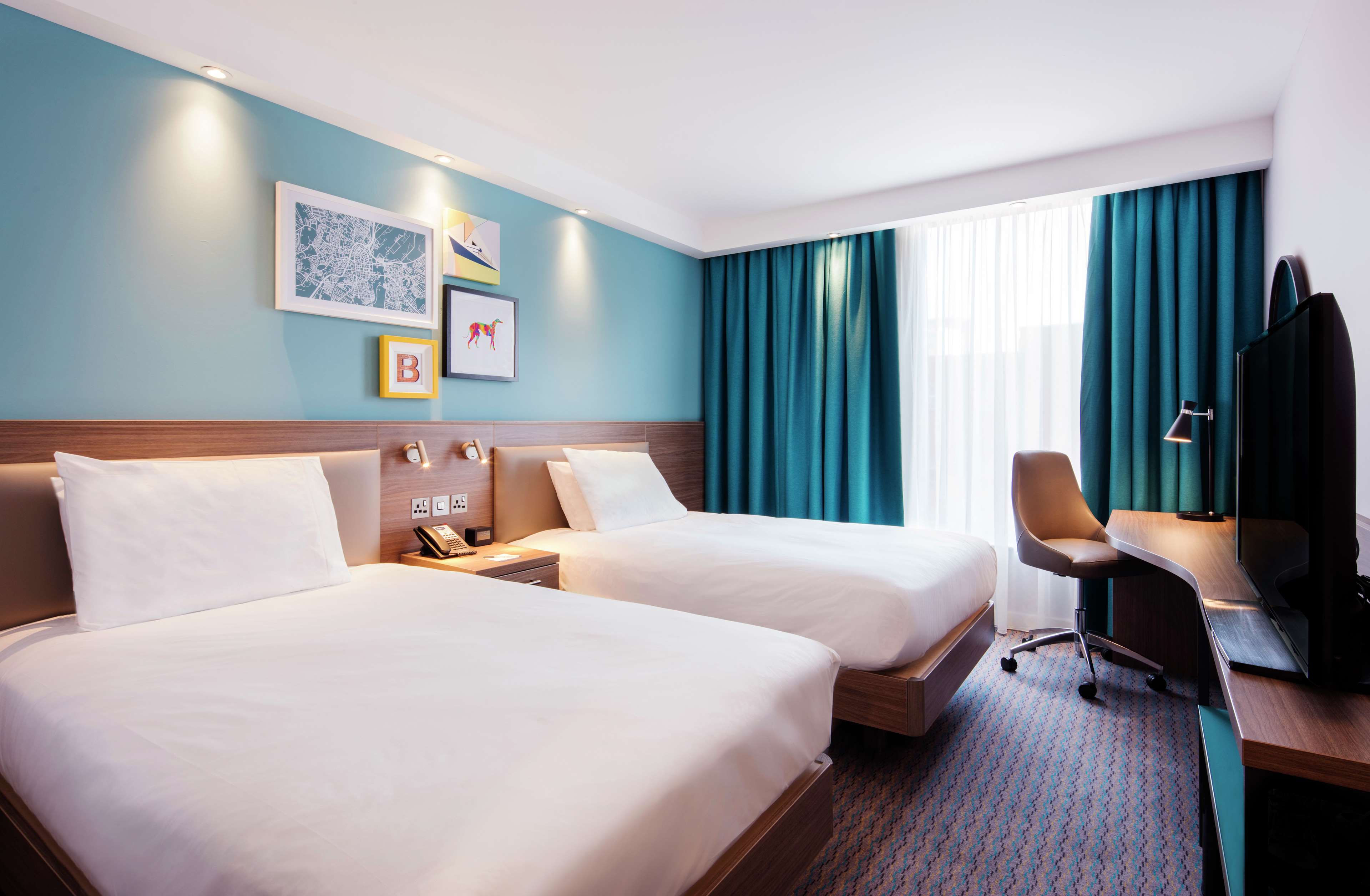 Hampton by Hilton Belfast City Centre - Tap to explore photos