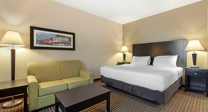 Best Western Pacific Inn Room Type - 1 King Bed, Non-Smoking, Microwave And Refrigerator, Wi-Fi
