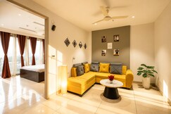 The Autumn House 2BHK AC Nr Medant 30min Airport