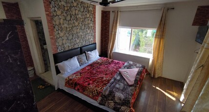 The Gulmarg Gateway Resort | Centrally Heated Rooms Room Type - Super Deluxe Rooms