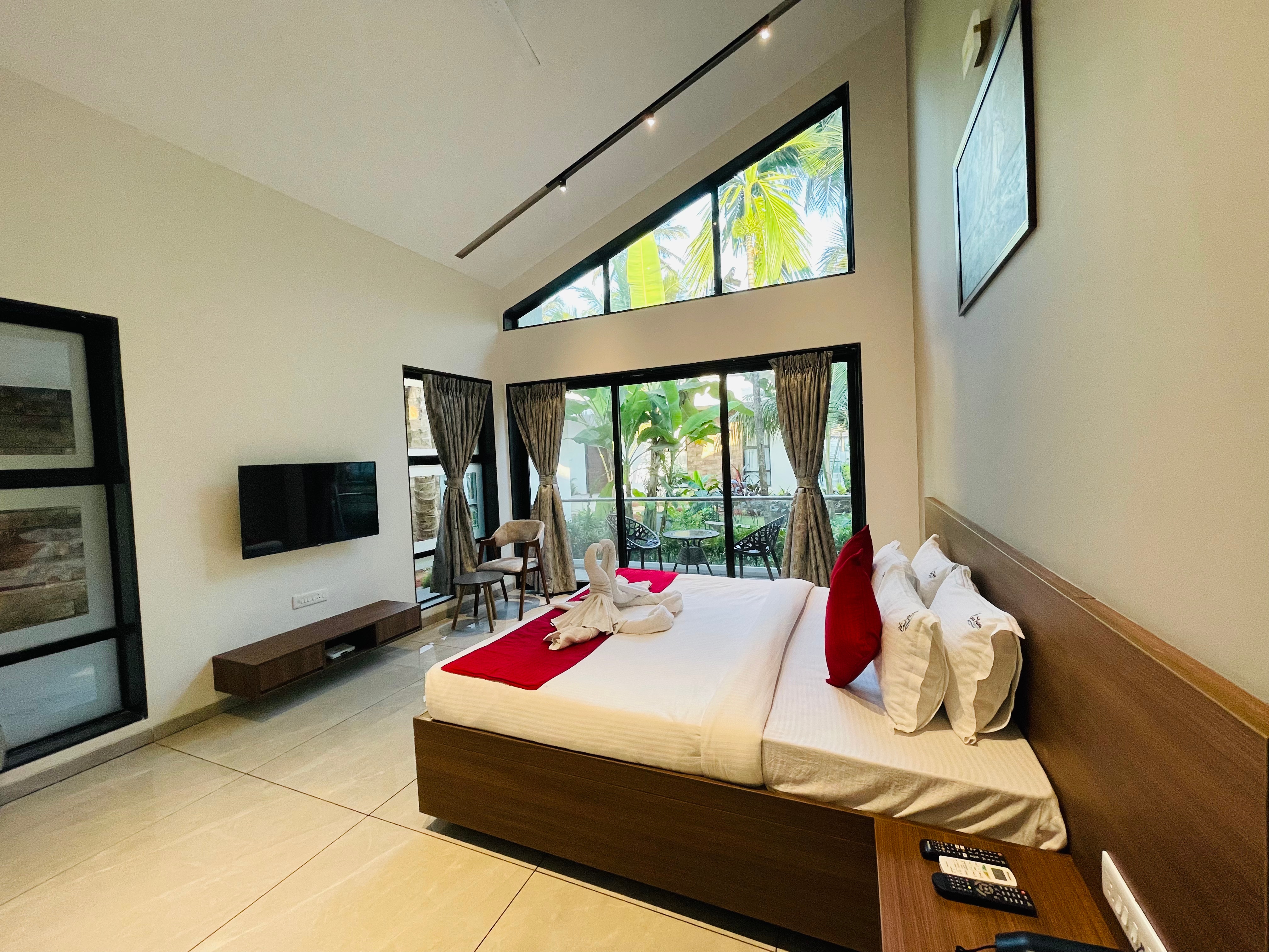 Coco Palms resort - Tap to explore photos