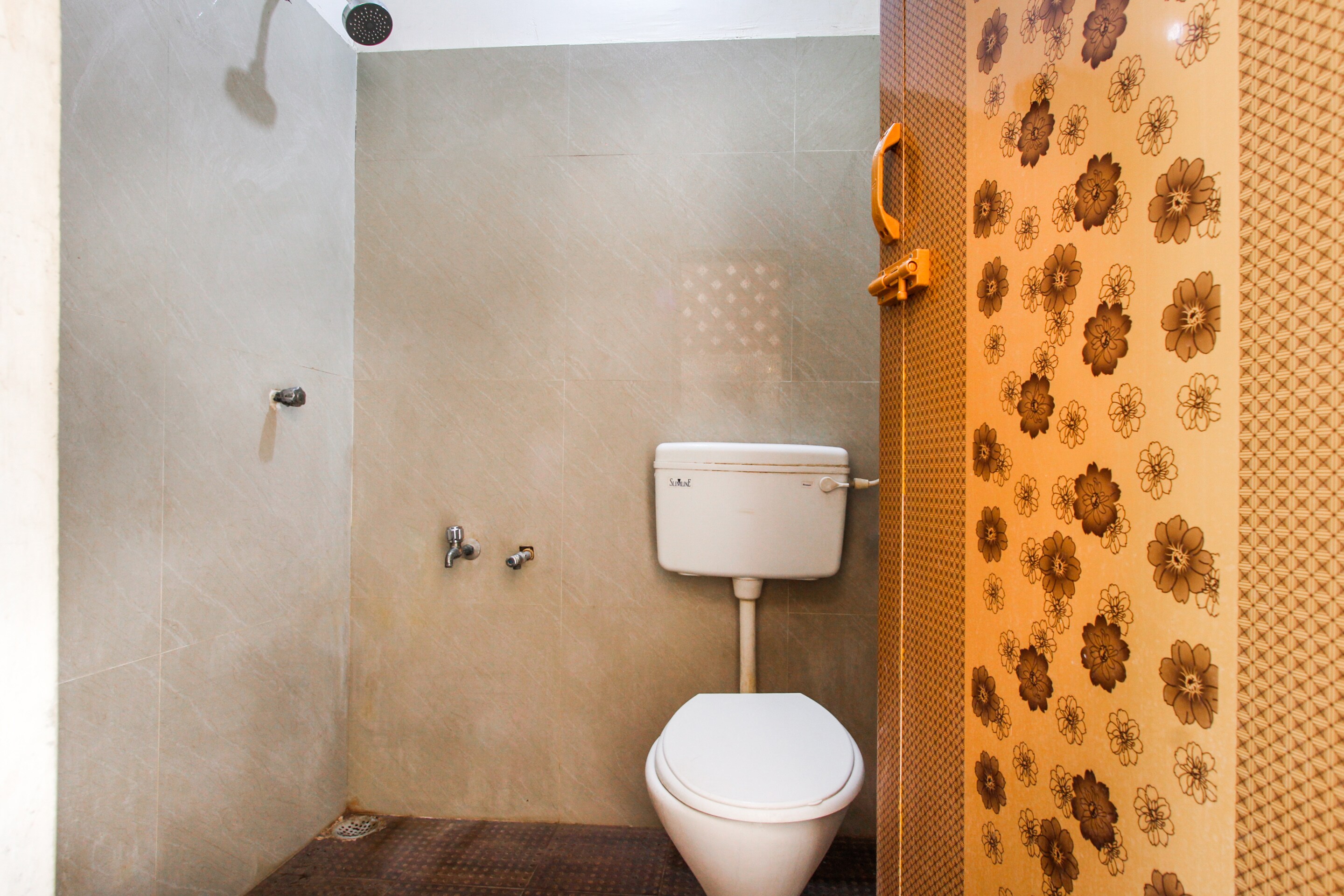 Hotel O Sree Saravanan Bhavan - Tap to explore photos