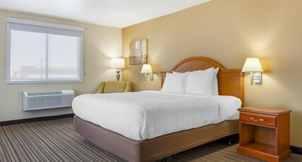 BEST WESTERN EAST EL PASO INN Room Type - Suite-1 King Bed, Non-Smoking, Jetted Tub, Work Desk, Microwave And Refrigerator, Wi-Fi, Full Breakf BEST WESTERN EAST EL PASO INN Room Type - Suite-1 King Bed, Non-Smoking, Jetted Tub, Work Desk, Microwave And Refrigerator, Wi-Fi, Full Breakf
