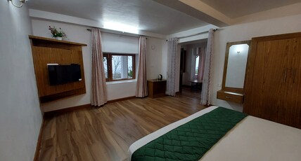 Shangri-la Springs Room Type - Bedroom 2 with breakfast
