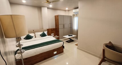 Hotel Subansiri Room Type - Deluxe (Vaibhava)