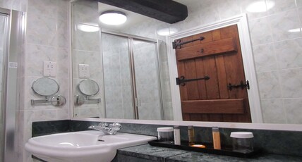 Best Western Plus Coventry Windmill Village Hotel Golf & Spa Room Type - 1 Double Bed, Non-Smoking, Standard Room