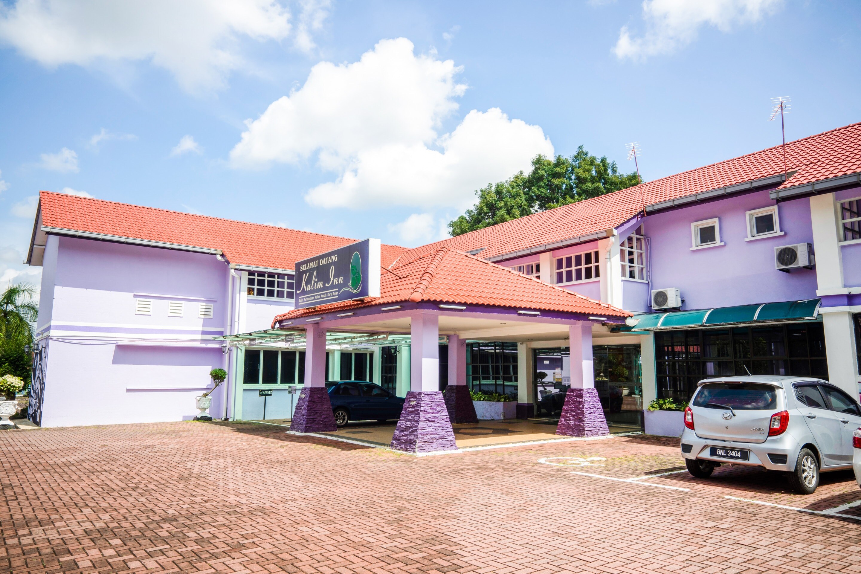Hotel O Kulim Inn - Tap to explore photos