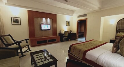 Hotel Shivalikview Room Type - DELUXE Double Bed