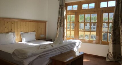 Gangs Shun Homestay Room Type - Wooden Deluxe Room With Mountain View