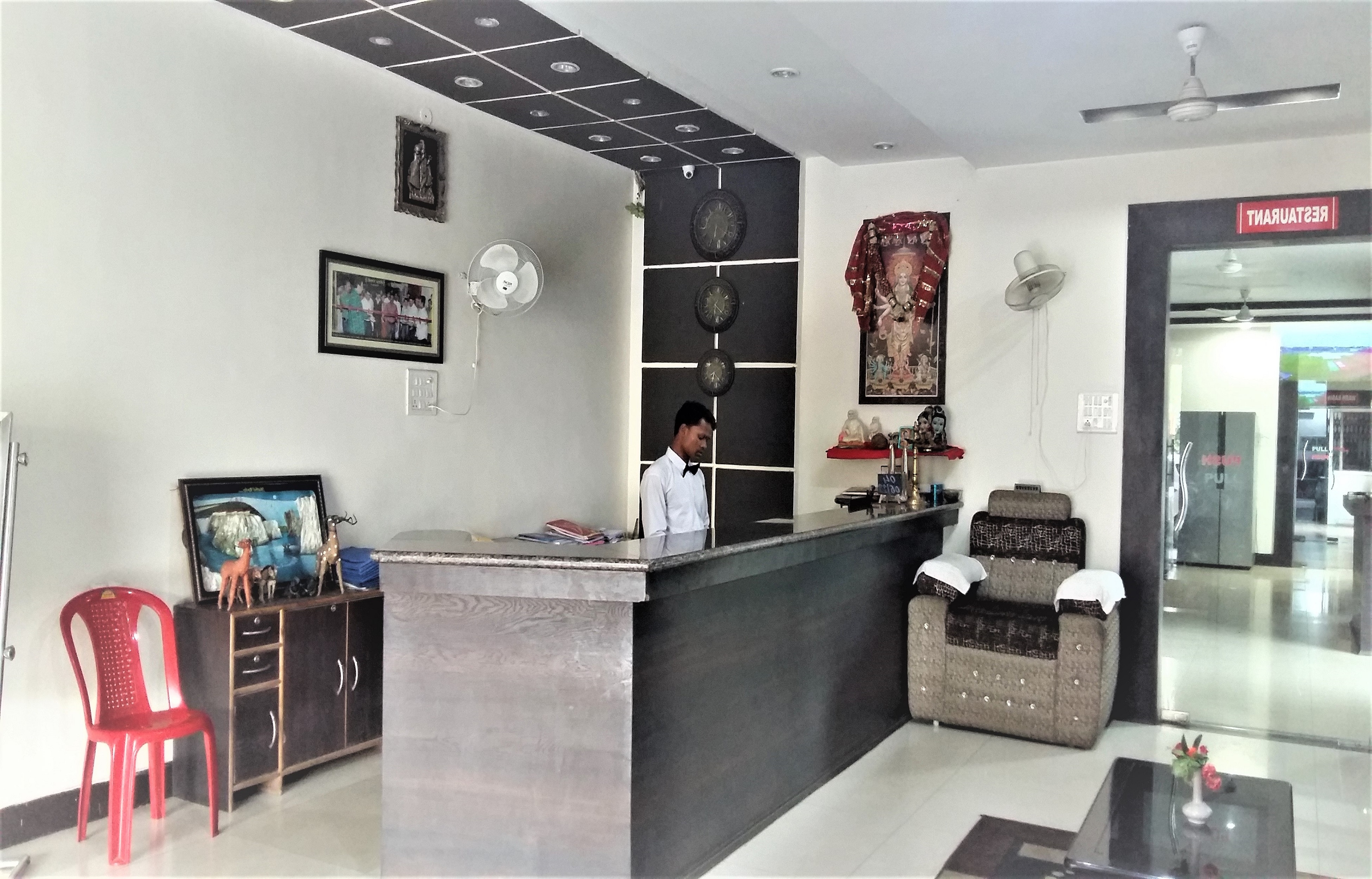 Hotel Ganga Shree Baikunthpur - Tap to explore photos