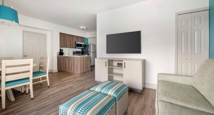 Hilton Vacation Club Aqua Sol Orlando West Room Type - 1 BDM QN