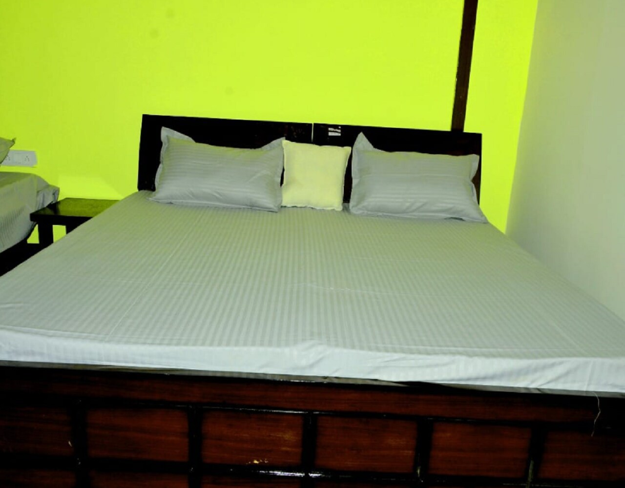 StayApart | Rooms at Snow Hills Homestay - Tap to explore photos