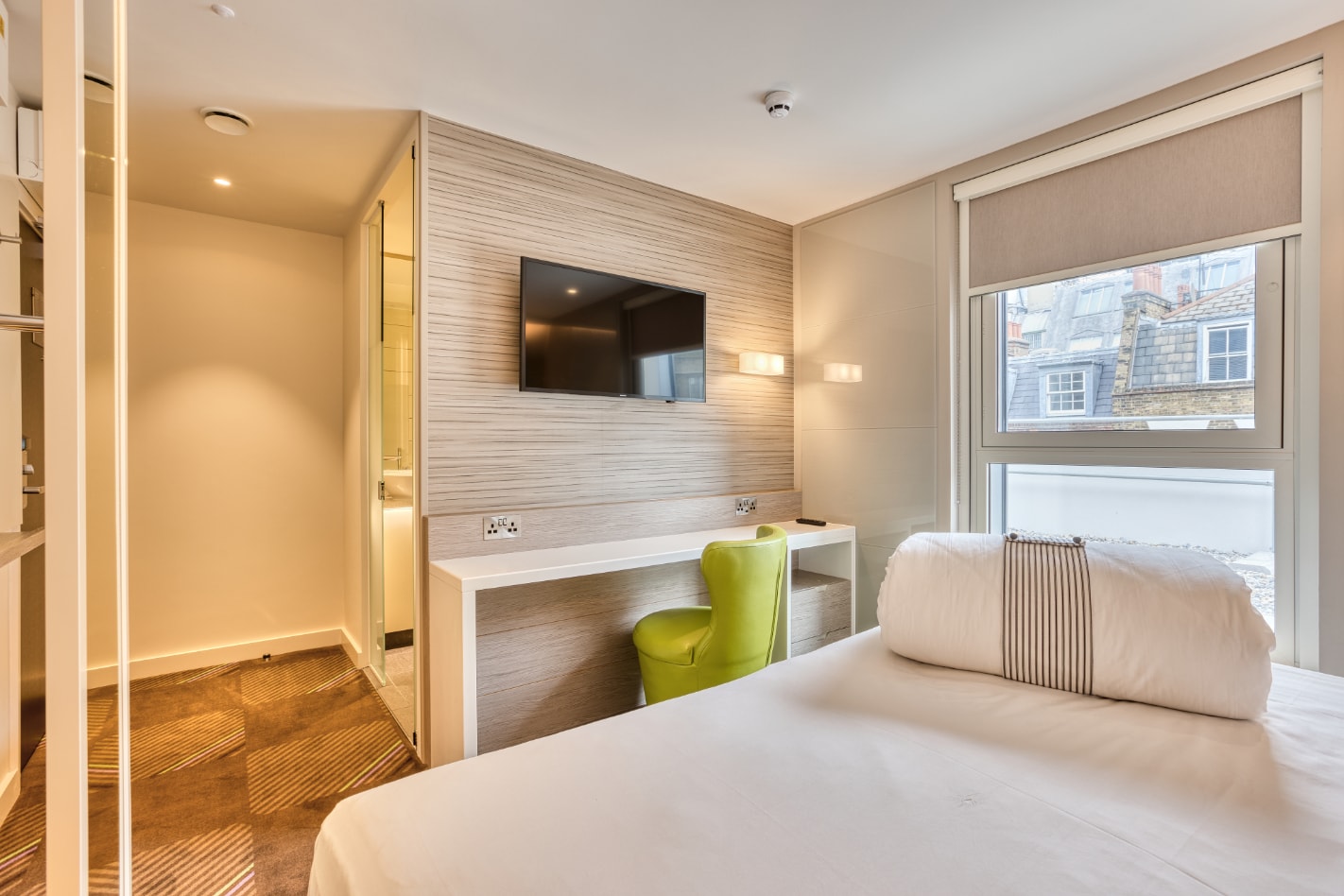 hub by Premier Inn London - Soho - Tap to explore photos