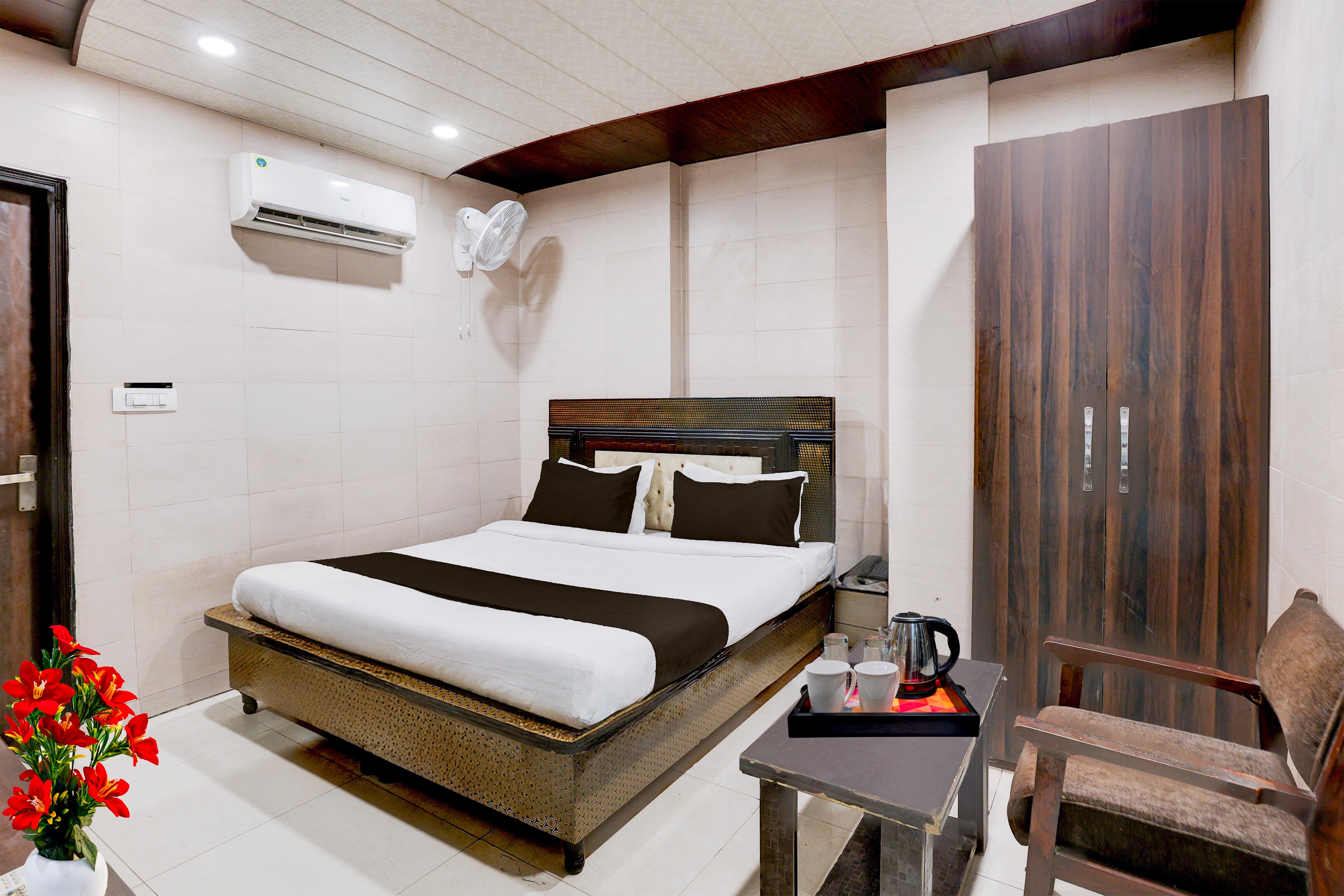 Hotel O by OYO Ludhiana Railway Junction Formerly Act - Tap to explore photos