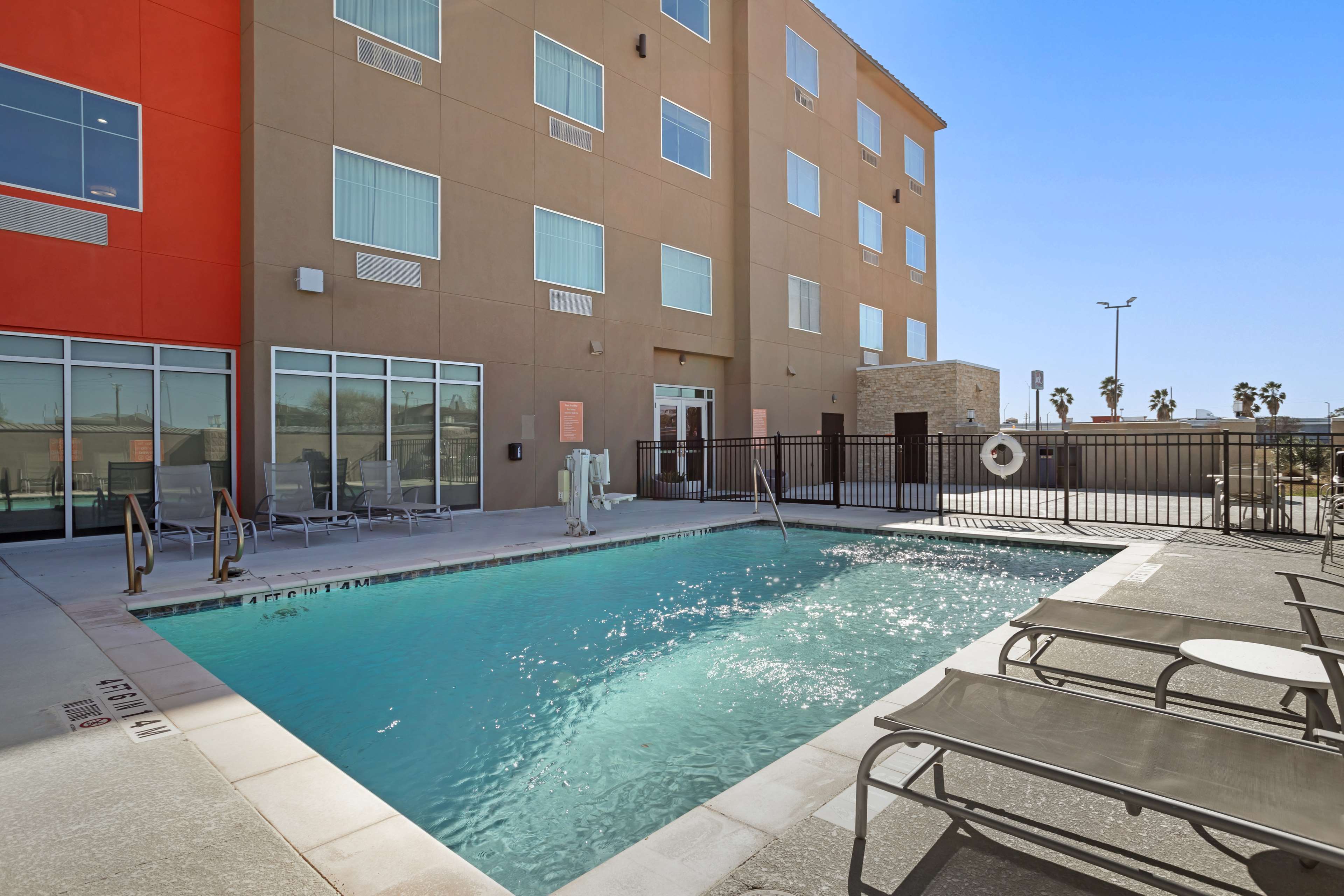 Best Western Plus Executive Residency IH-37 Corpus Christi - Tap to explore photos