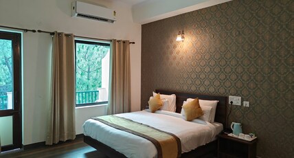 Pineland Resort and Chalets Room Type - Deluxe Room with Balcony