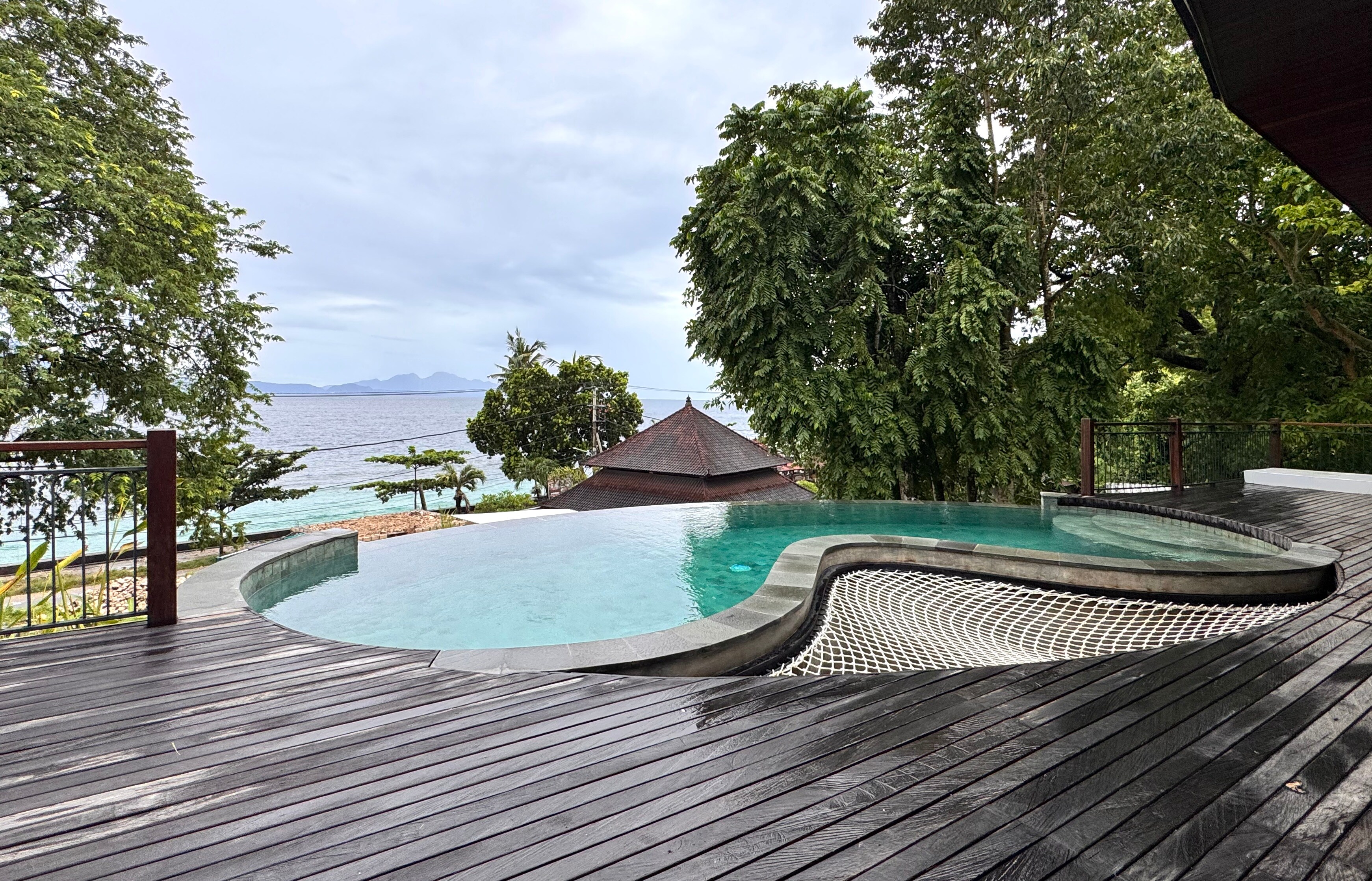 Giri Sea Cliff Penida Resort & Spa - Tap to explore photos