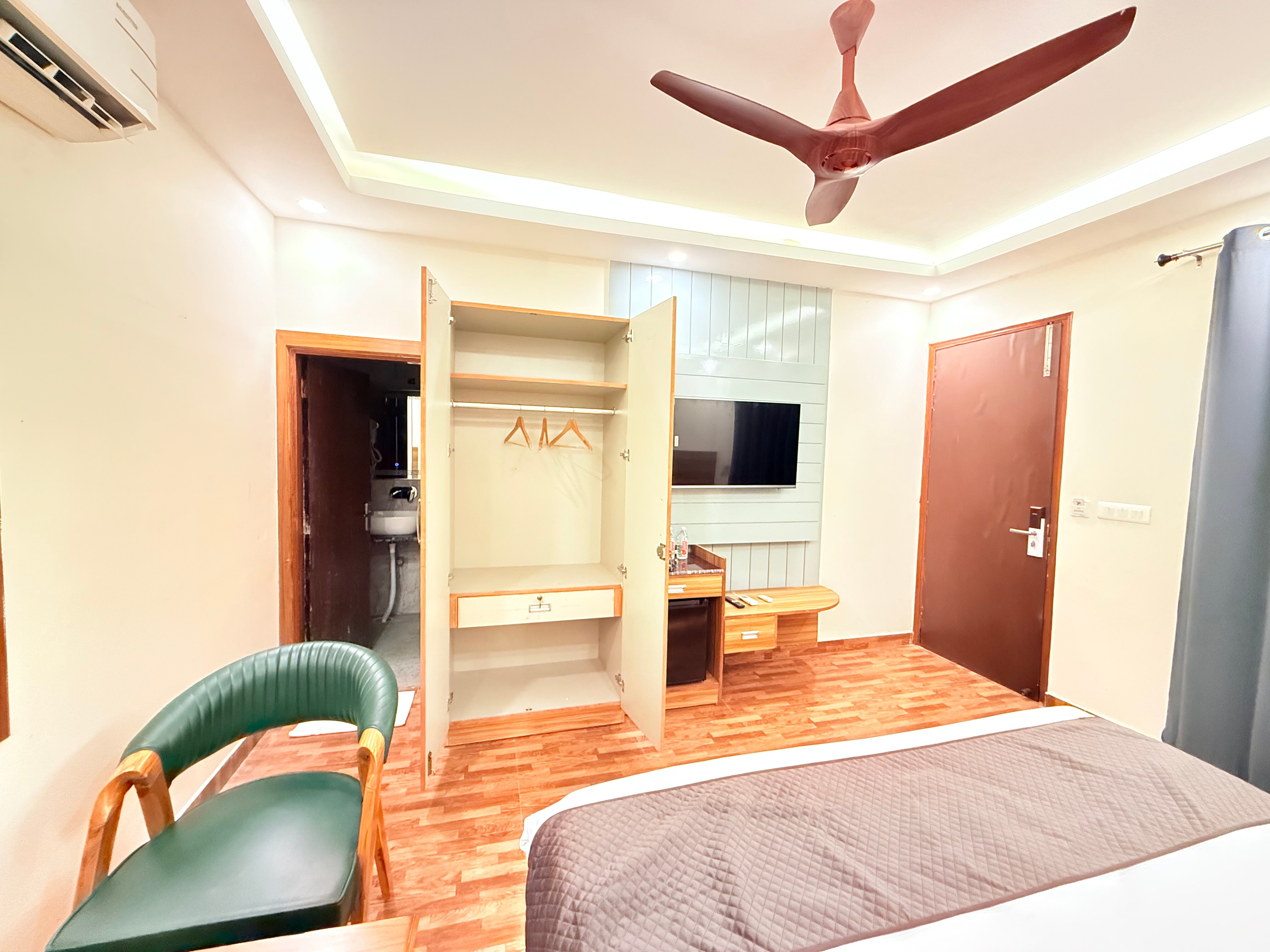 The Prominence Hotel Greater Noida - Tap to explore photos