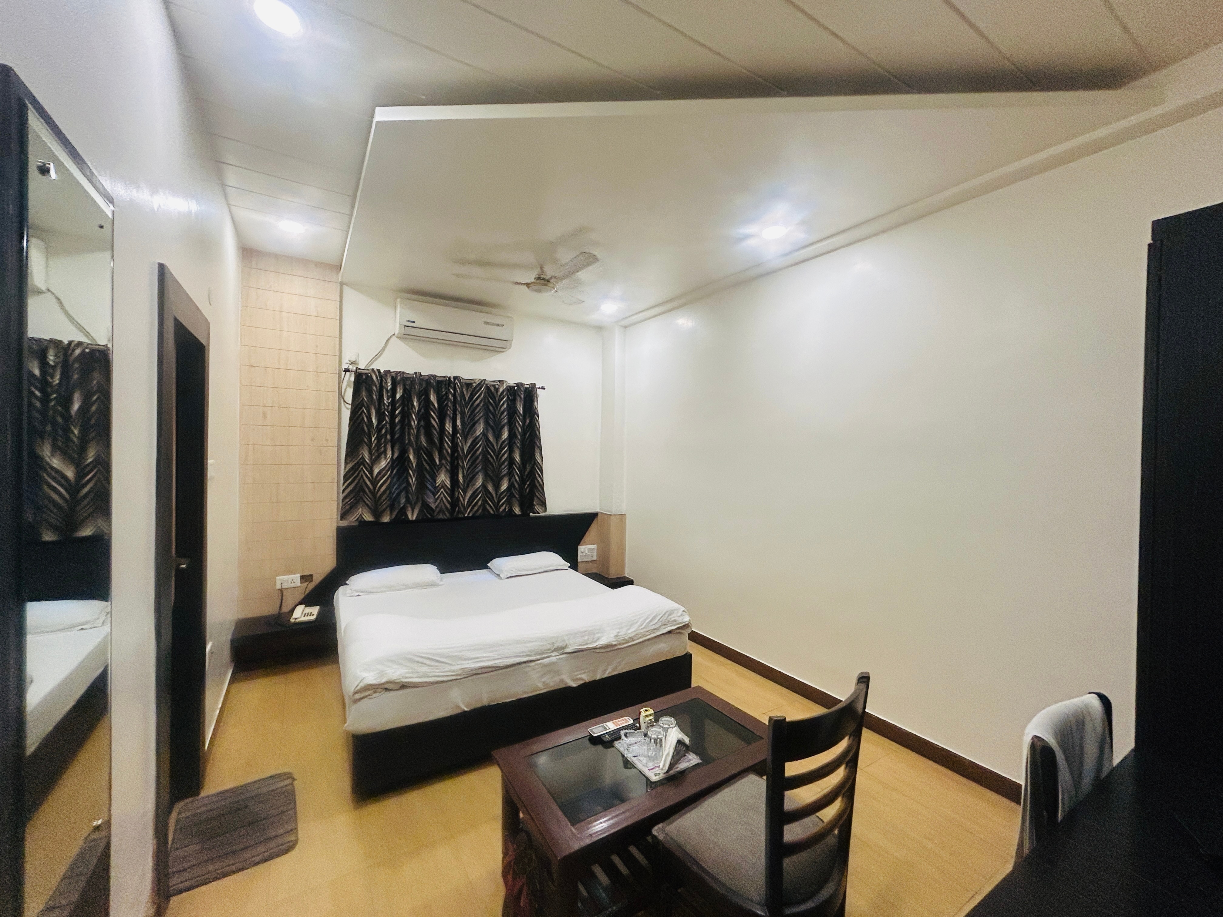 Hotel Vrindavan Vihar - Tap to explore photos