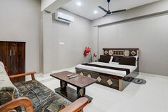 HOTEL O YASH RAJ PALACE